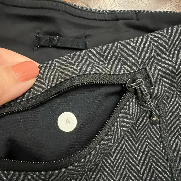 Lululemon Run: Inspire Crop II *All Luxtreme size 6 - Picture 7 of 7